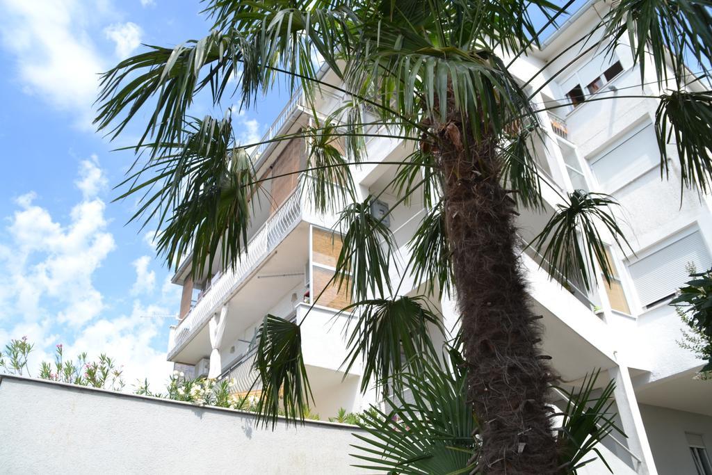 Apartment Antonija With Seaview Fiume Esterno foto
