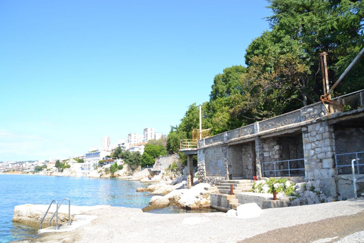 Apartment Antonija With Seaview Fiume Esterno foto